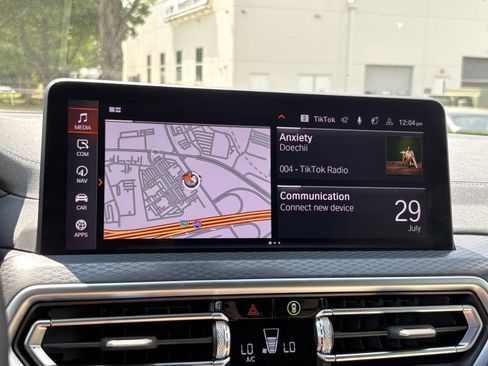 Used 2025 BMW X4 M40i image 24