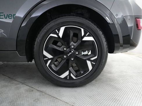 Used 2023 Kia Niro Wave FWD image 9