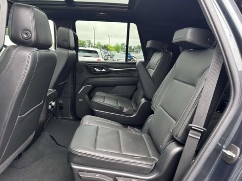 Used 2022 GMC Yukon Denali w/ Denali Premium Package AWD/4WD image 8
