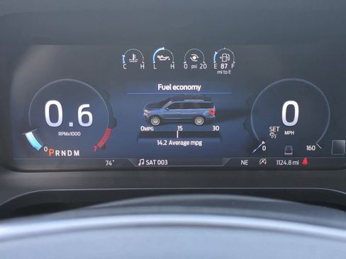 Used 2024 Ford Expedition Platinum image 34