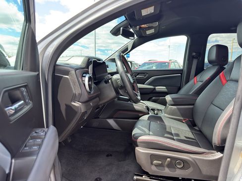 Used 2024 Chevrolet Colorado Z71 w/ Z71 Convenience Package 2 AWD/4WD image 11