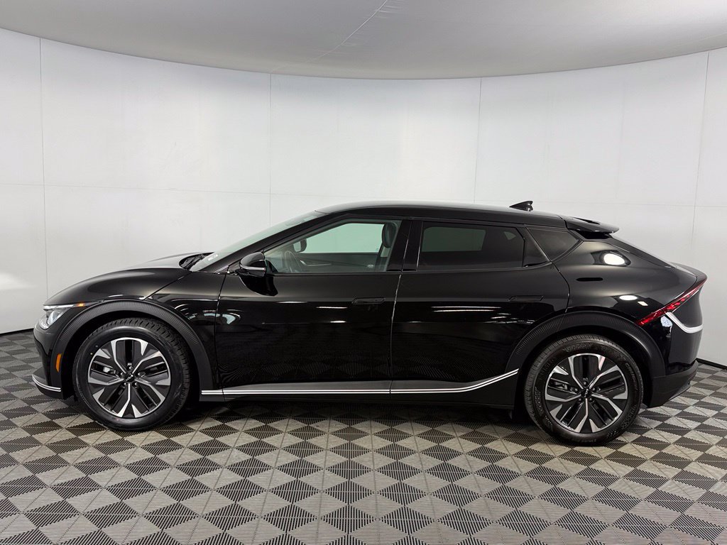Used 2024 Kia EV6 Light AWD/4WD image 10