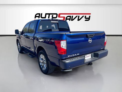 Used 2024 Nissan Titan SV w/ SV Convenience Package RWD image 5