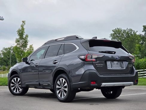 Used 2023 Subaru Outback Touring AWD/4WD image 27