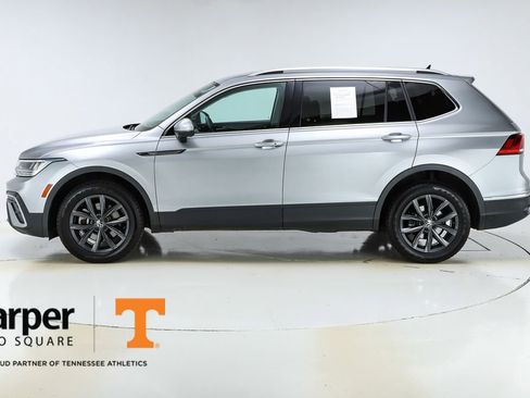 Used 2022 Volkswagen Tiguan SE image 40