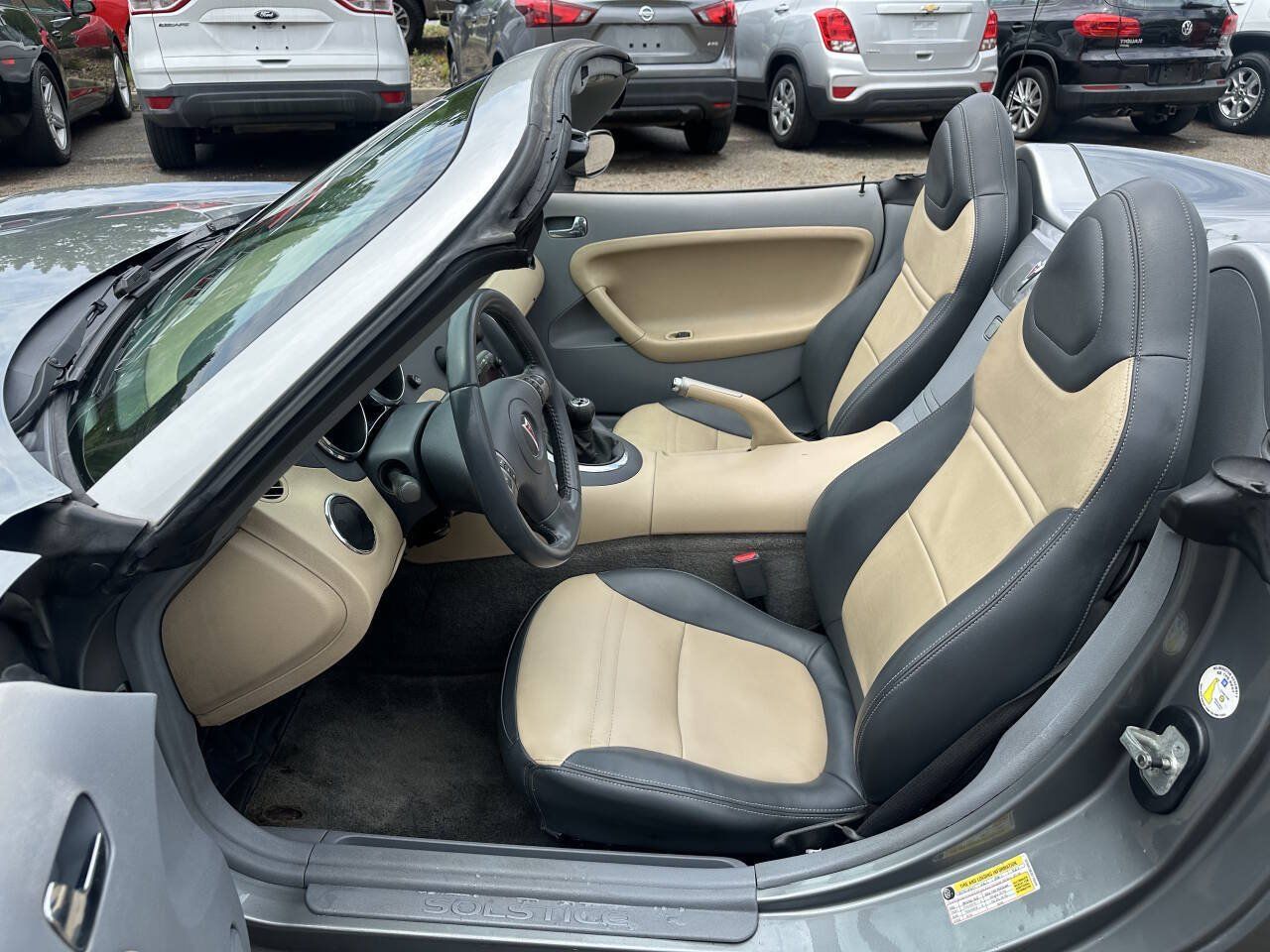 Used 2006 Pontiac Solstice Convertible w/ Premium Package RWD image 17