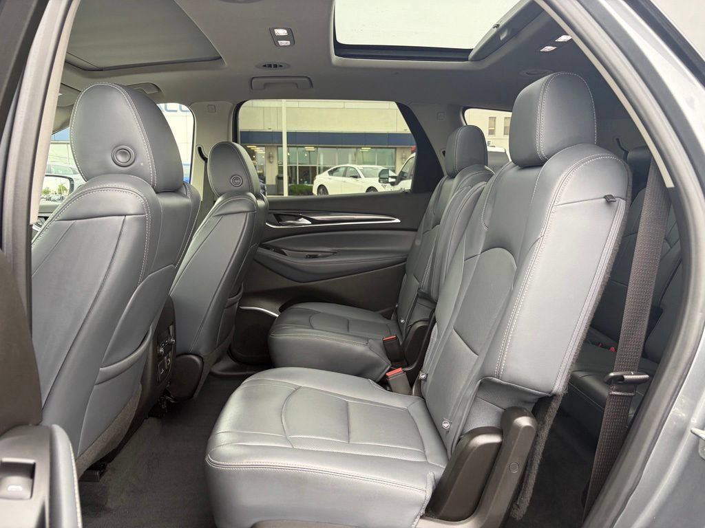 Used 2021 Buick Enclave Essence w/ Sound and Sites Package AWD/4WD image 26