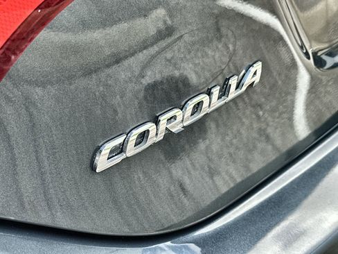Used 2018 Toyota Corolla LE image 15