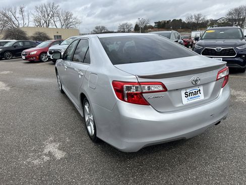 Used 2014 Toyota Camry SE image 5