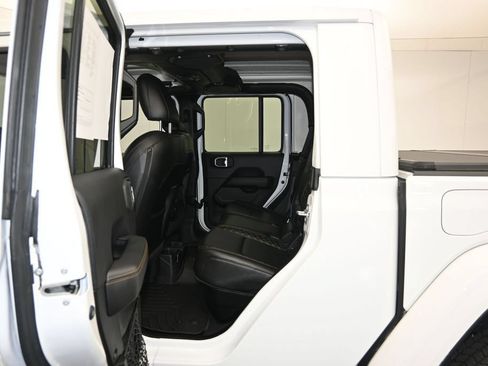 Used 2021 Jeep Gladiator Overland AWD/4WD image 23