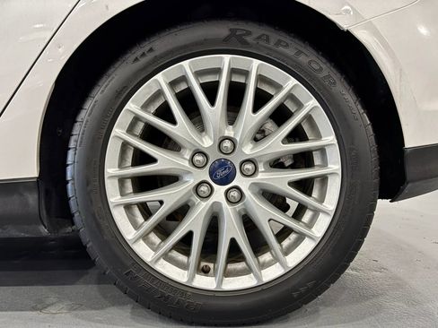 Used 2014 Ford Focus Titanium FWD image 44