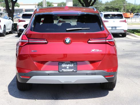 Used 2025 BMW X3 xDrive30i w/ Premium Package image 12