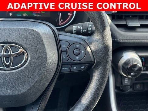 Used 2025 Toyota RAV4 XLE AWD/4WD image 25