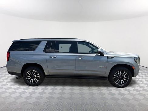 Used 2023 GMC Yukon XL AT4 w/ Technology Package AWD/4WD image 4