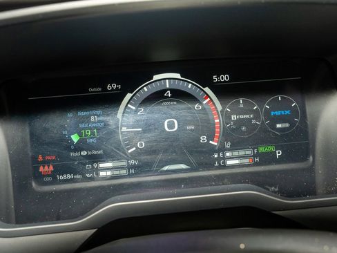 Used 2025 Toyota Tundra Platinum image 20