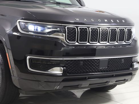 Used 2023 Jeep Wagoneer 4WD w/ Premium Group I image 42