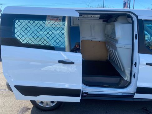 Used 2022 Ford Transit Connect XL image 5