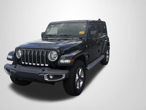 Used 2019 Jeep Wrangler Unlimited Sahara AWD/4WD image 14