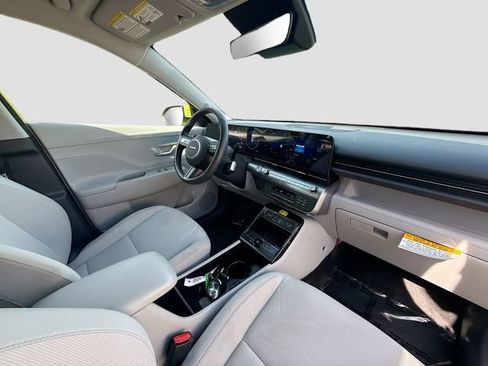 Certified 2025 Hyundai Kona SEL FWD image 25