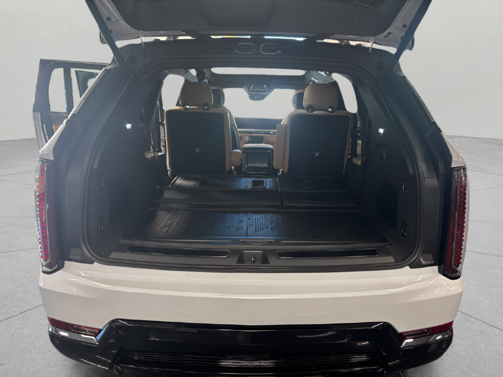 New 2026 Cadillac Escalade IQ Sport 2 w/ LPO, ONYX Package AWD/4WD image 8