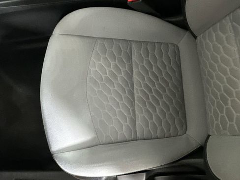 Used 2018 Chevrolet Equinox LS image 21