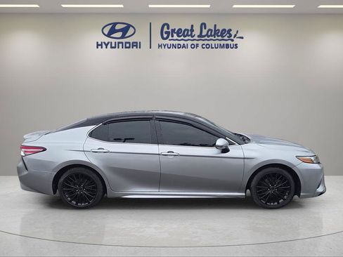 Used 2019 Toyota Camry XSE FWD image 4