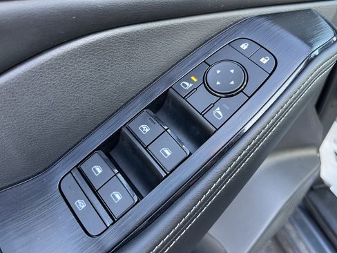 Used 2023 Nissan Rogue SV w/ SV Premium Package image 21