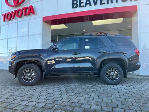 New 2026 Toyota 4Runner SR5 image 2