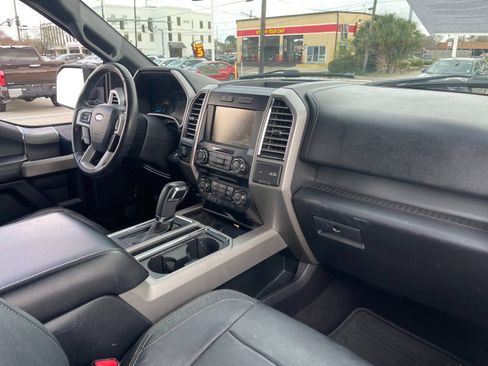 Used 2015 Ford F150 Lariat image 17