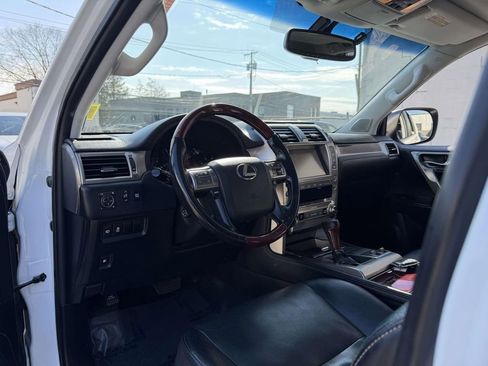 Used 2016 Lexus GX 460 w/ Premium Package image 24