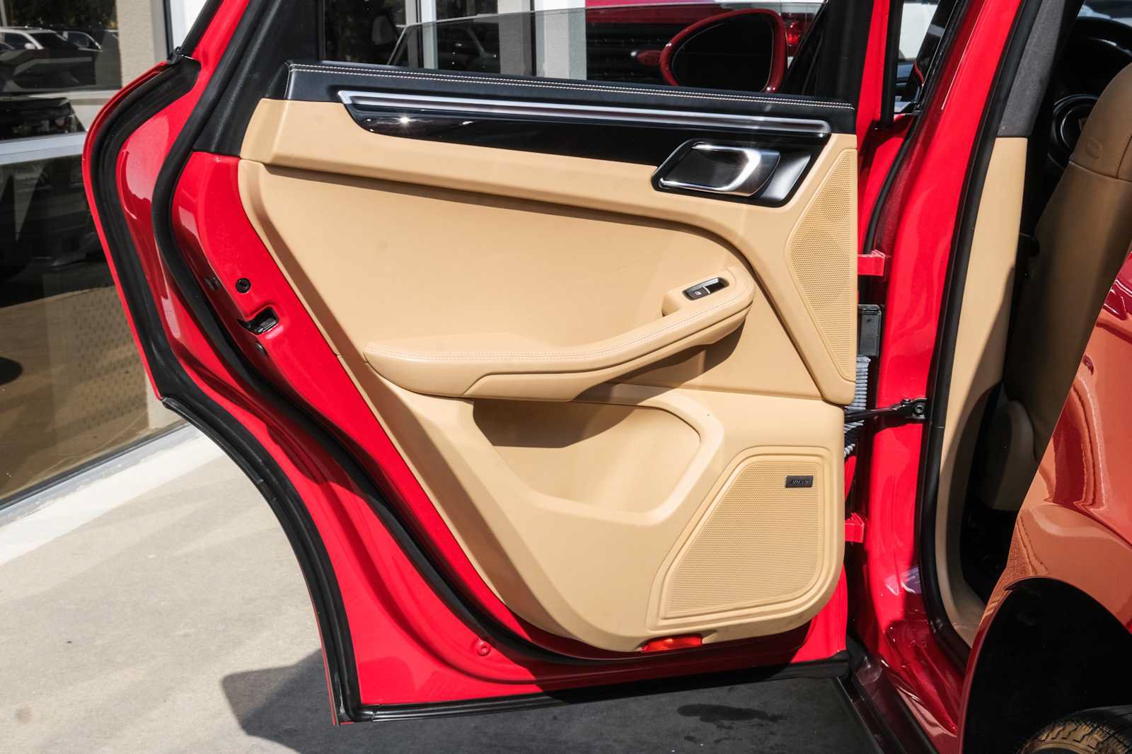 Used 2018 Porsche Macan S AWD/4WD image 41