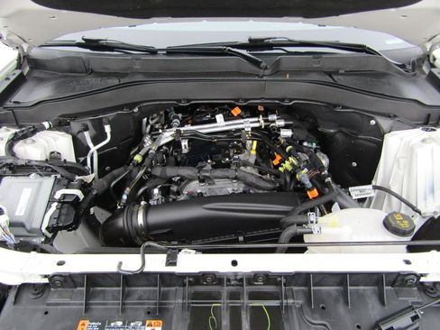 Used 2025 Ford Explorer Active w/ Active Comfort Package image 9