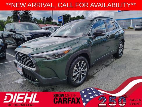Used 2025 Toyota Corolla Cross XLE AWD/4WD image 1