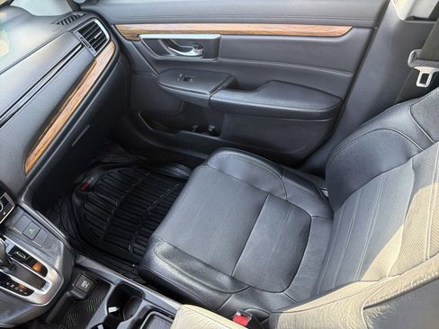 Used 2018 Honda CR-V Touring image 11