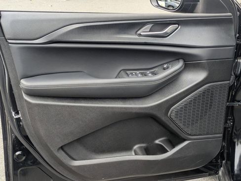 Certified 2025 Jeep Grand Cherokee Laredo X w/ Luxury Tech Group I image 10