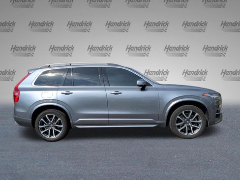 Used 2017 Volvo XC90 T6 Momentum w/ Vision Package AWD/4WD image 6