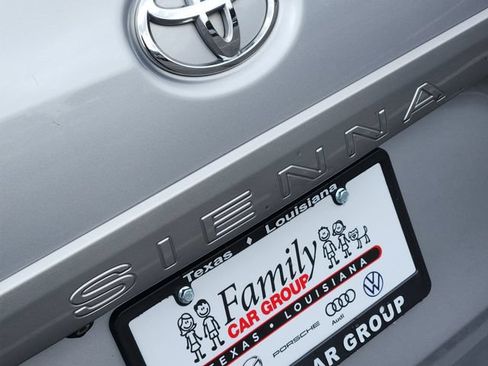 Used 2015 Toyota Sienna LE FWD image 6