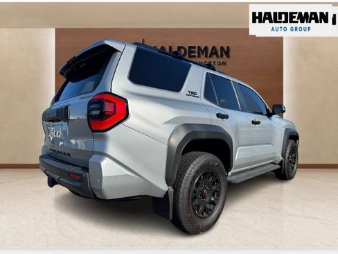 Used 2025 Toyota 4Runner TRD Off-Road Premium AWD/4WD image 4