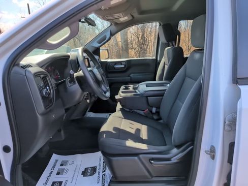 Used 2020 Chevrolet Silverado 1500 Custom w/ Custom Value Package image 17