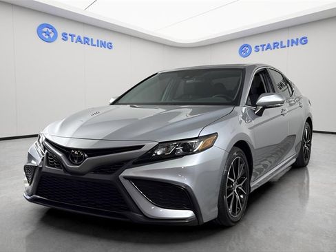 Used 2024 Toyota Camry SE image 16