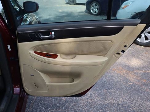 Used 2012 Hyundai Genesis 3.8 w/ Premium Pkg image 17