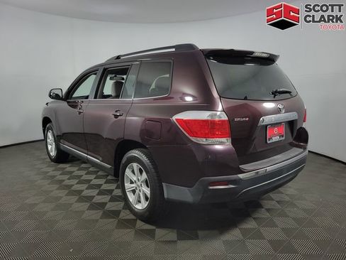 Used 2012 Toyota Highlander FWD w/ Tech Pkg image 5
