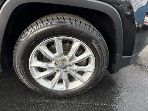 Used 2015 Jeep Cherokee Limited AWD/4WD image 30