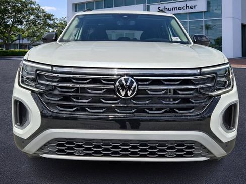 New 2026 Volkswagen Atlas Peak Edition AWD/4WD image 2