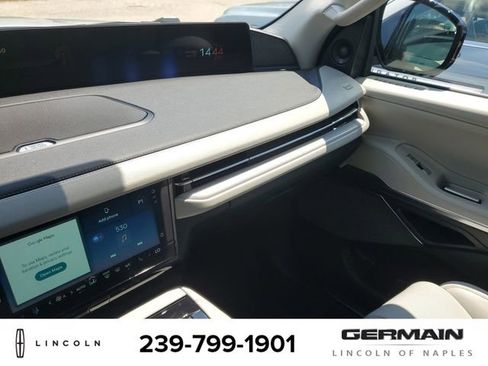 New 2026 Lincoln Navigator Reserve AWD/4WD image 33