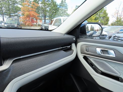 New 2026 Ford Explorer Platinum w/ LUX Leather Package image 11