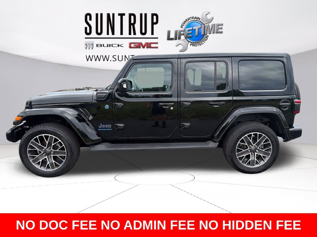 Used 2023 Jeep Wrangler Unlimited Sahara AWD/4WD image 3