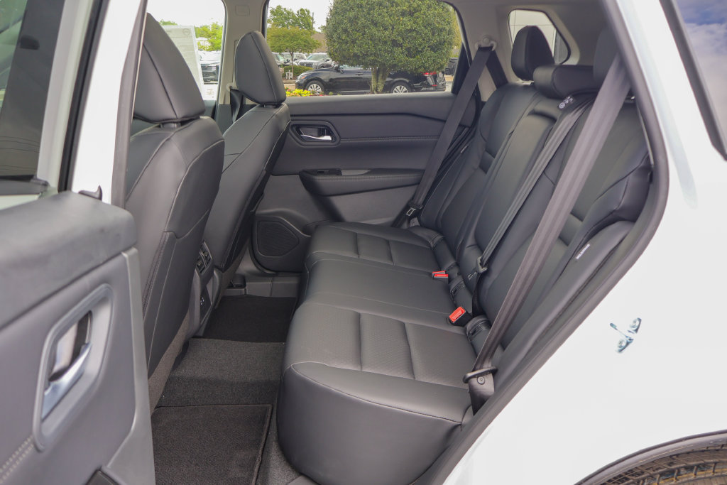 New 2026 Nissan Rogue Dark Armor AWD/4WD image 8