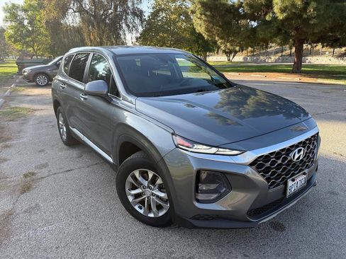 Used 2019 Hyundai Santa Fe SE image 4