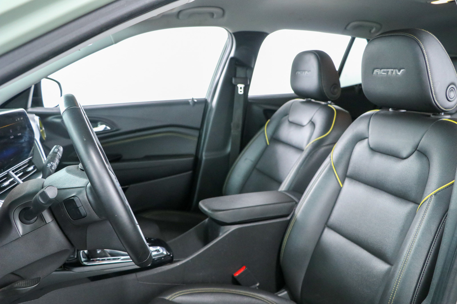 Used 2025 Chevrolet Trax ACTIV w/ Driver Confidence Package FWD image 23